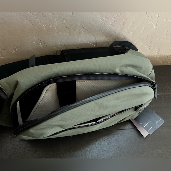 NEW Alpaka Metro Crossbody Left Shoulder 10L Sling Bag Green Axoflux 210D - Picture 8 of 14